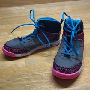 Shaq Women’s Size 5 Used Athletic Shoes